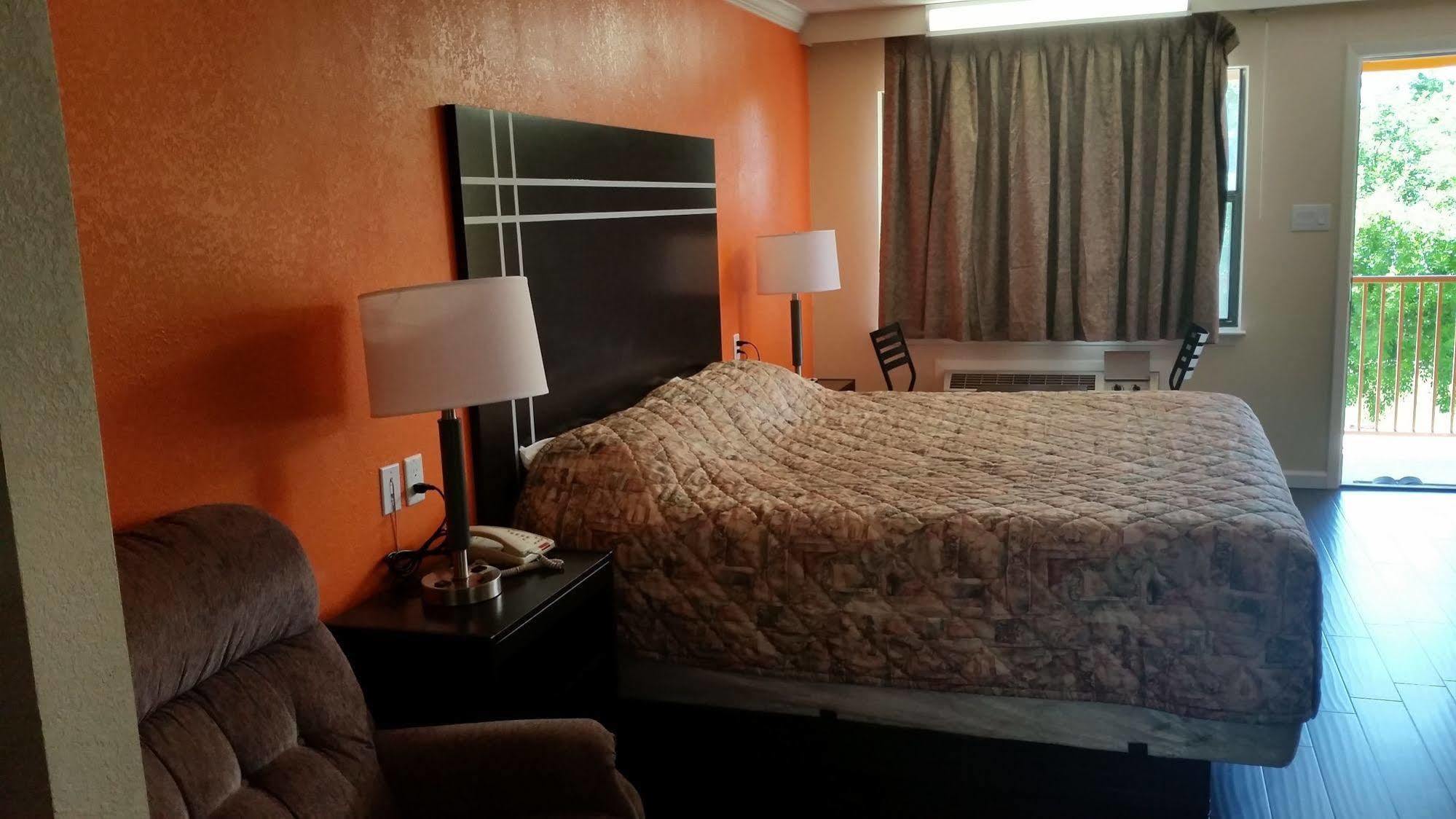Heart Of Texas Motel Остин Экстерьер фото